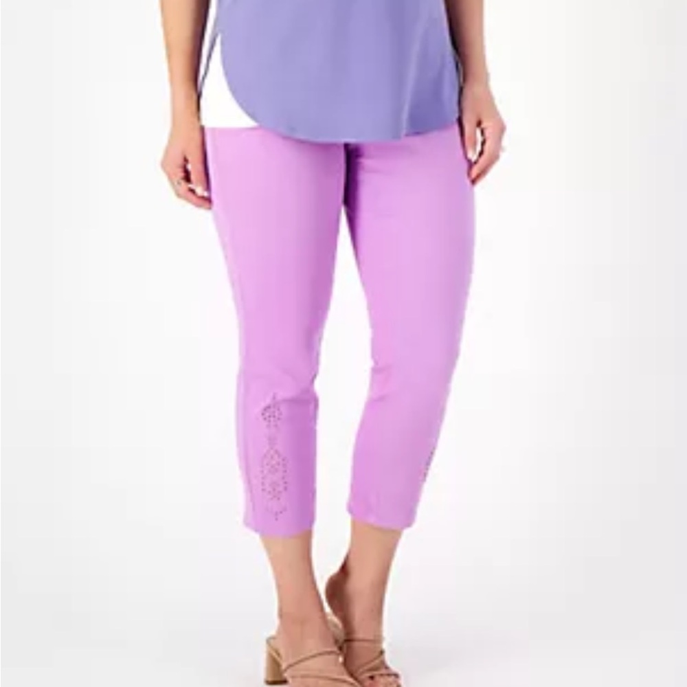 Isaac Mizrahi Lilac Cropped Pants with embroidered cut out detailing